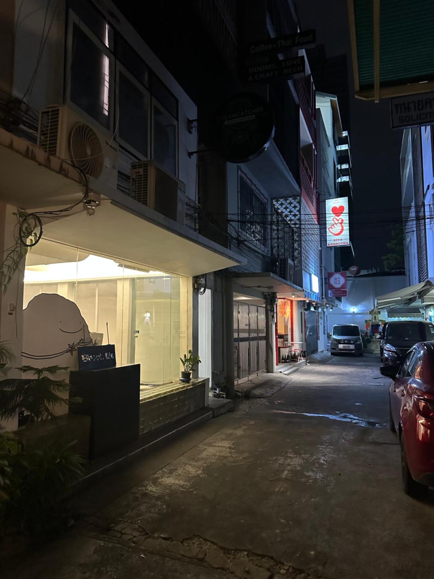 Dreamcatcher Bangkok Exterior photo