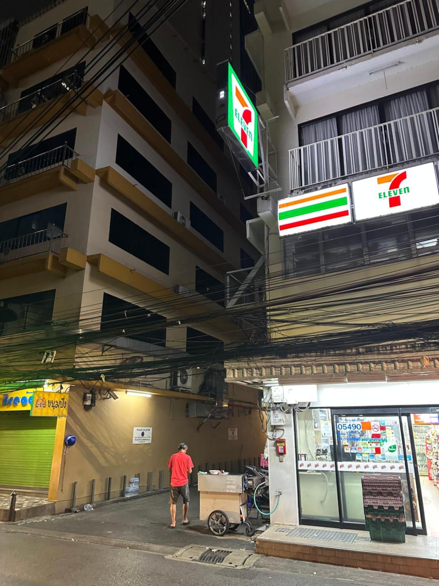 Dreamcatcher Bangkok Exterior photo